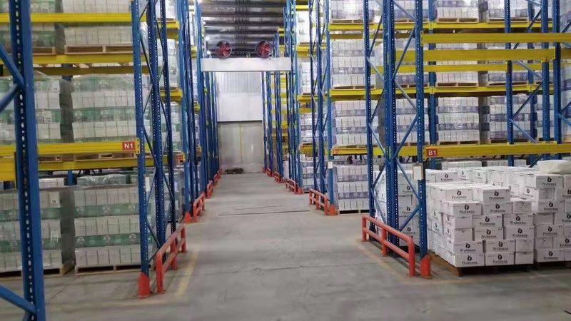 阁楼货架楼梯定制，价格几何？揭秘定制背后的考量因素**